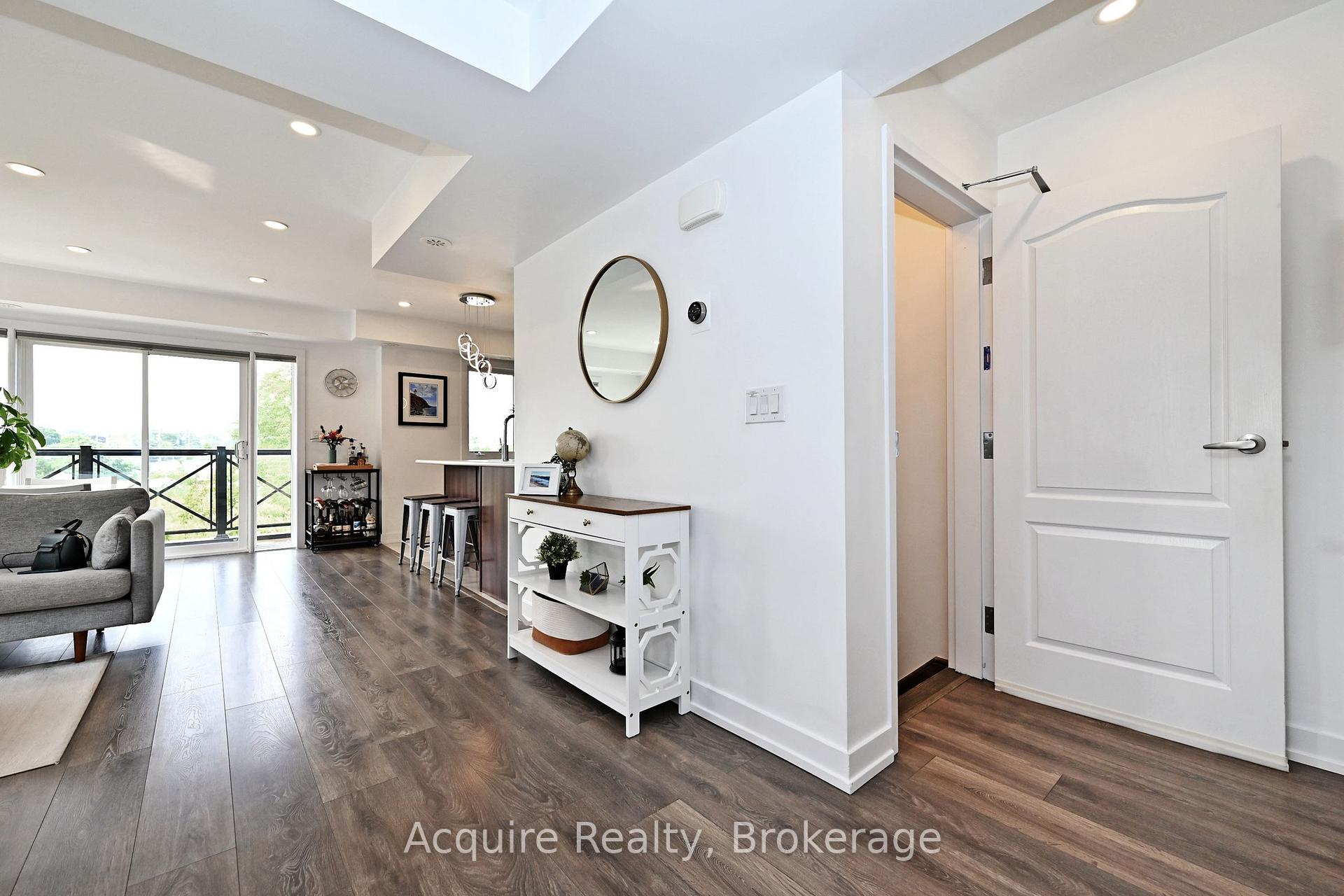 Photo 4 of Unit 203, 10 Dunsheath Way, Markham, Cornell — HOMEH