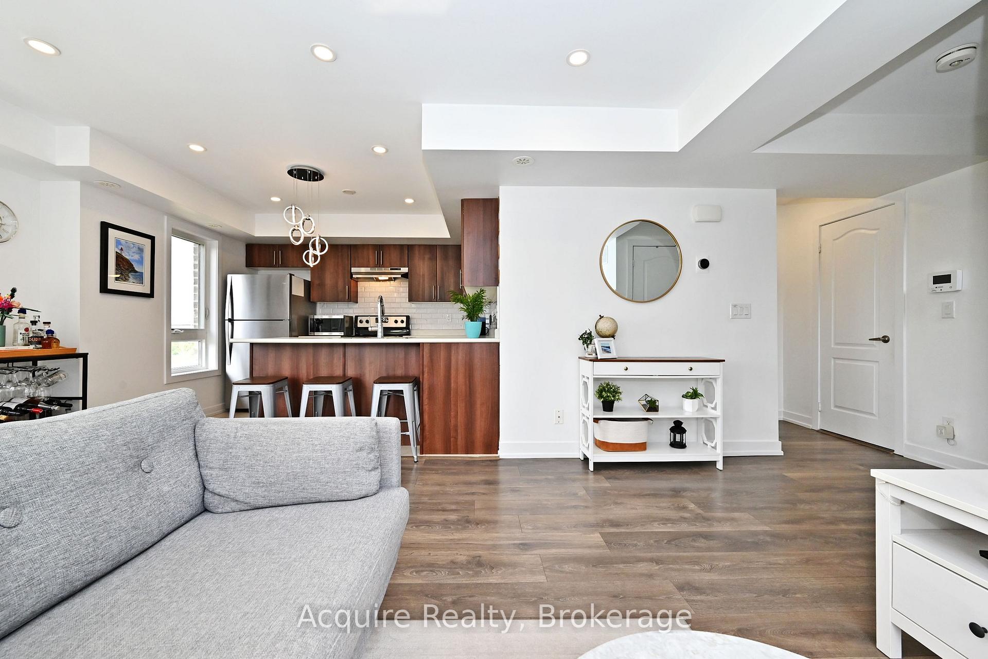 Photo 8 of Unit 203, 10 Dunsheath Way, Markham, Cornell — HOMEH