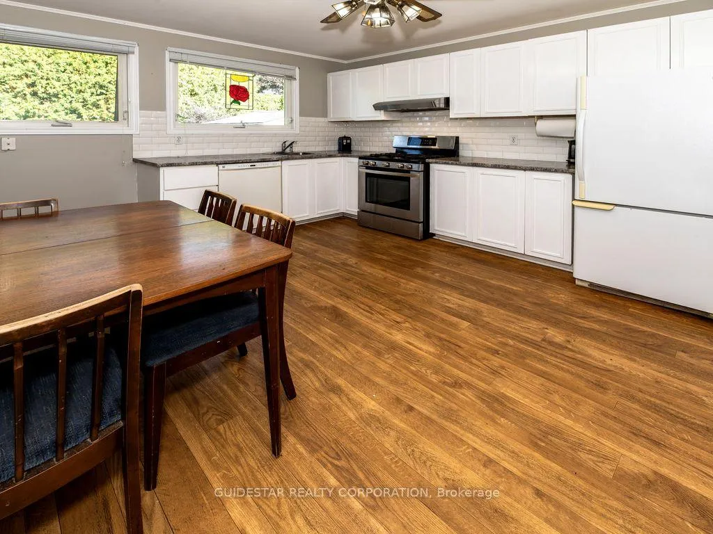 Photo 12 of 1324 Rainbow Crescent, Ottawa, Carson Grove — HOMEH