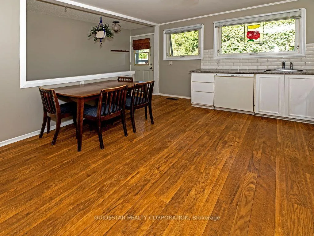 Photo 13 of 1324 Rainbow Crescent, Ottawa, Carson Grove — HOMEH