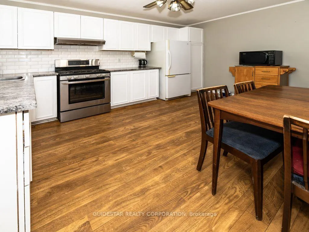 Photo 15 of 1324 Rainbow Crescent, Ottawa, Carson Grove — HOMEH