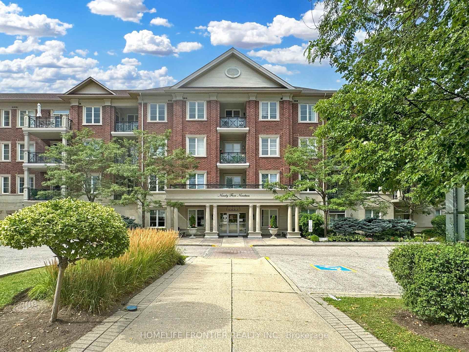 Photo 2 of Unit 305, 9519 Keele Street, Vaughan, Maple — HOMEH
