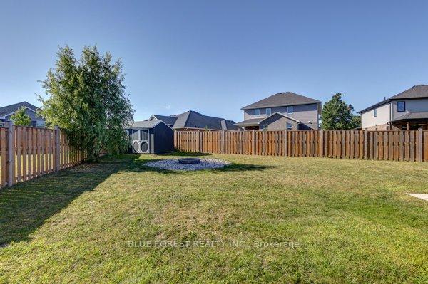 Photo 9 of 125 Old Field Lane S, Central Elgin, Rural Central Elgin — HOMEH