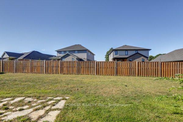 Photo 13 of 125 Old Field Lane S, Central Elgin, Rural Central Elgin — HOMEH