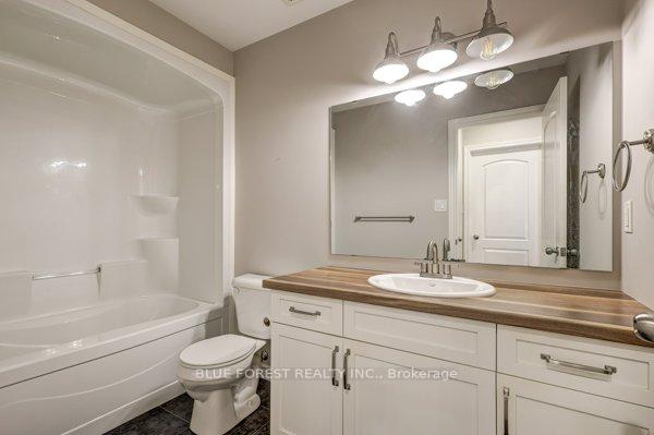 Photo 17 of 125 Old Field Lane S, Central Elgin, Rural Central Elgin — HOMEH