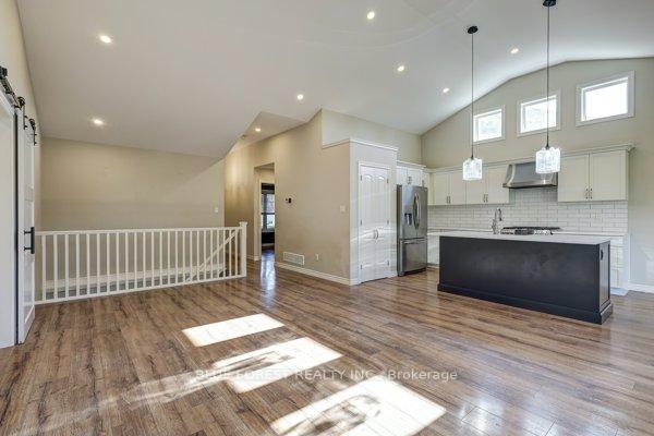 Photo 23 of 125 Old Field Lane S, Central Elgin, Rural Central Elgin — HOMEH