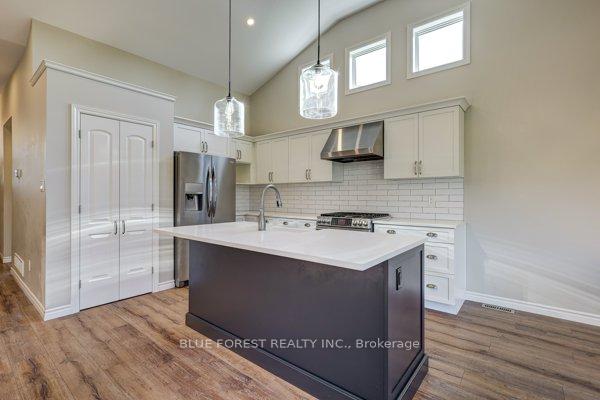 Photo 31 of 125 Old Field Lane S, Central Elgin, Rural Central Elgin — HOMEH