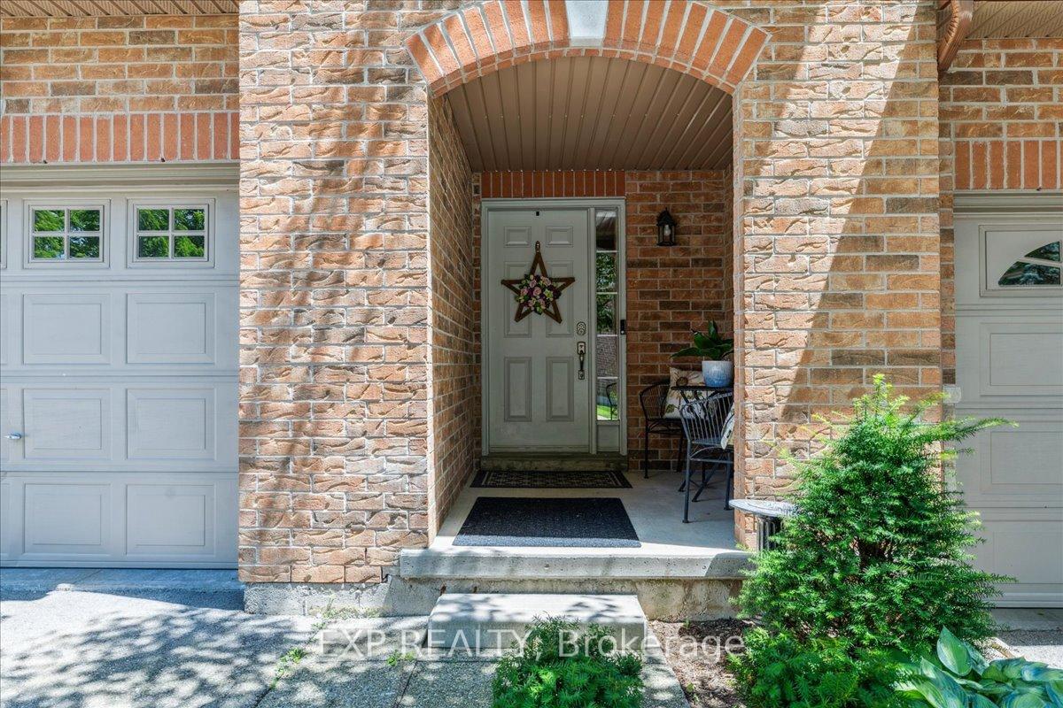 Photo 5 of 108 Myers Lane, Hamilton, Ancaster — HOMEH