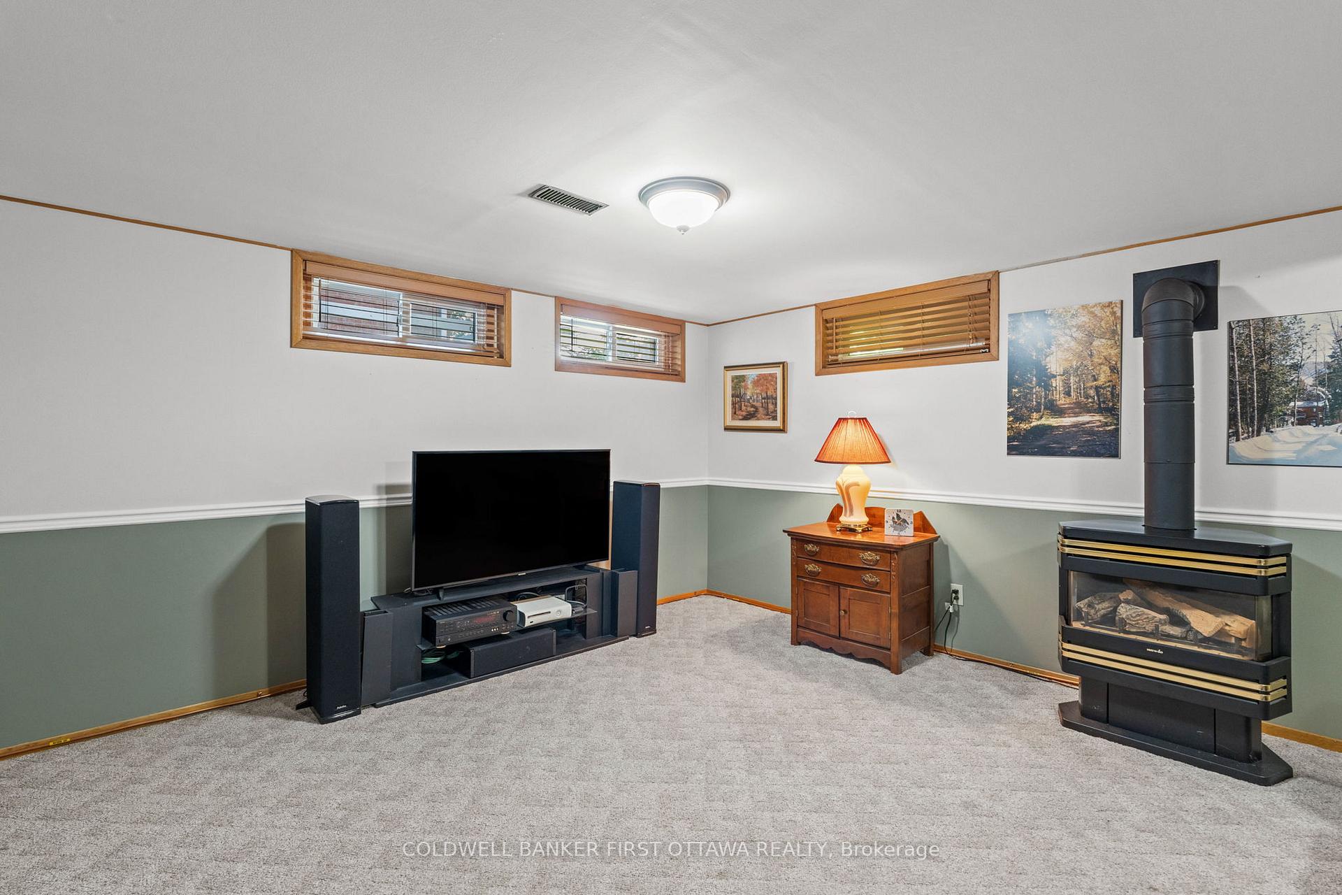 Photo 26 of 2024 Corry Street, Ottawa, Elmvale Acres — HOMEH