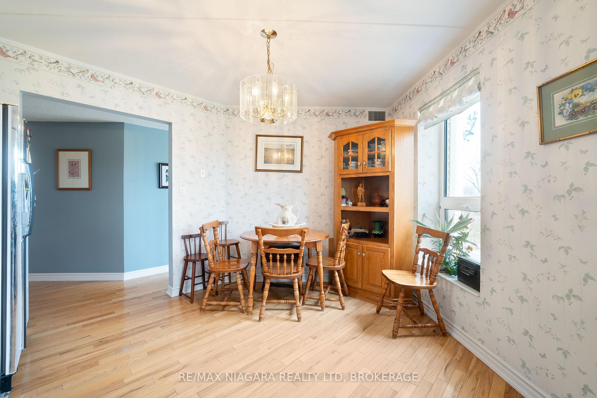 Photo 6 of Unit 301, 244 Lakeshore Road, St. Catharines, Vine/Linwell — HOMEH