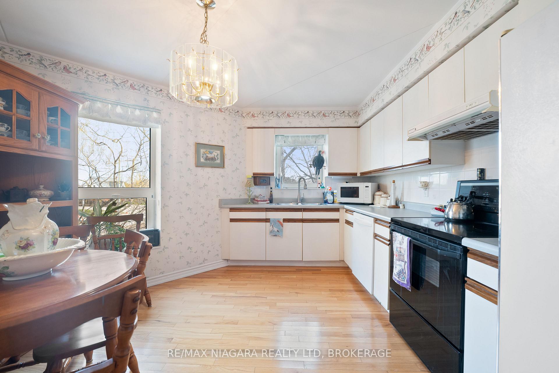 Photo 8 of Unit 301, 244 Lakeshore Road, St. Catharines, Vine/Linwell — HOMEH