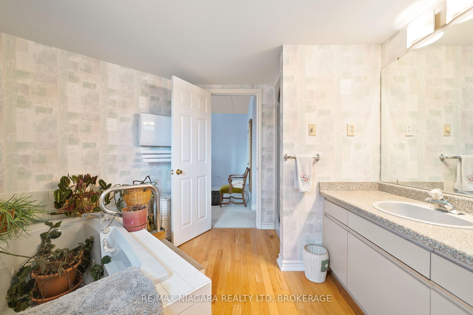 Photo 27 of Unit 301, 244 Lakeshore Road, St. Catharines, Vine/Linwell — HOMEH