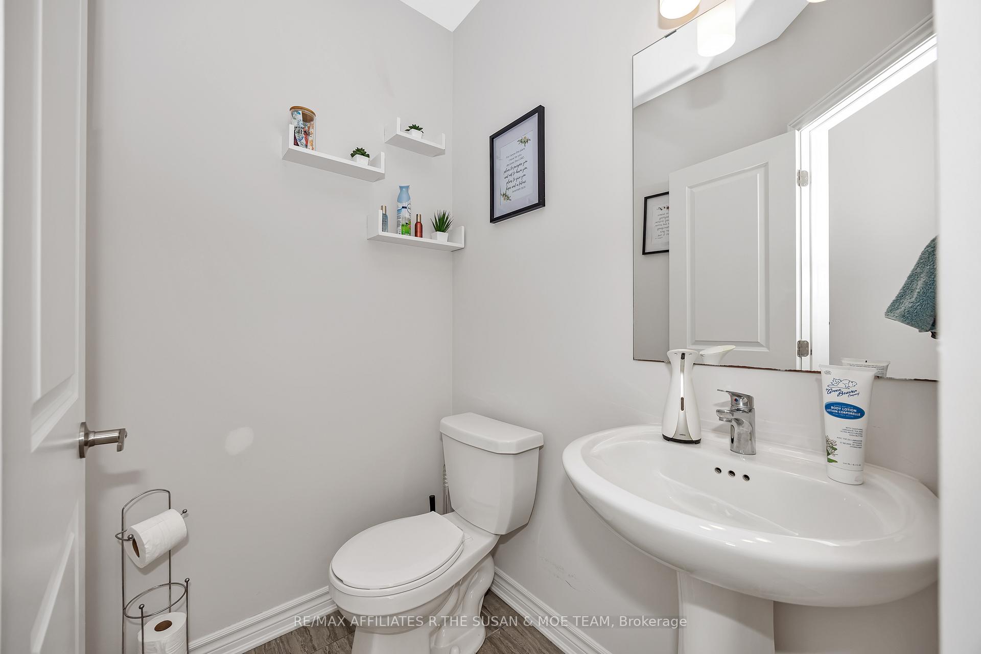 Photo 4 of 422 Fleet Canuck Private, Ottawa, Huntley Ward (South East) — HOMEH