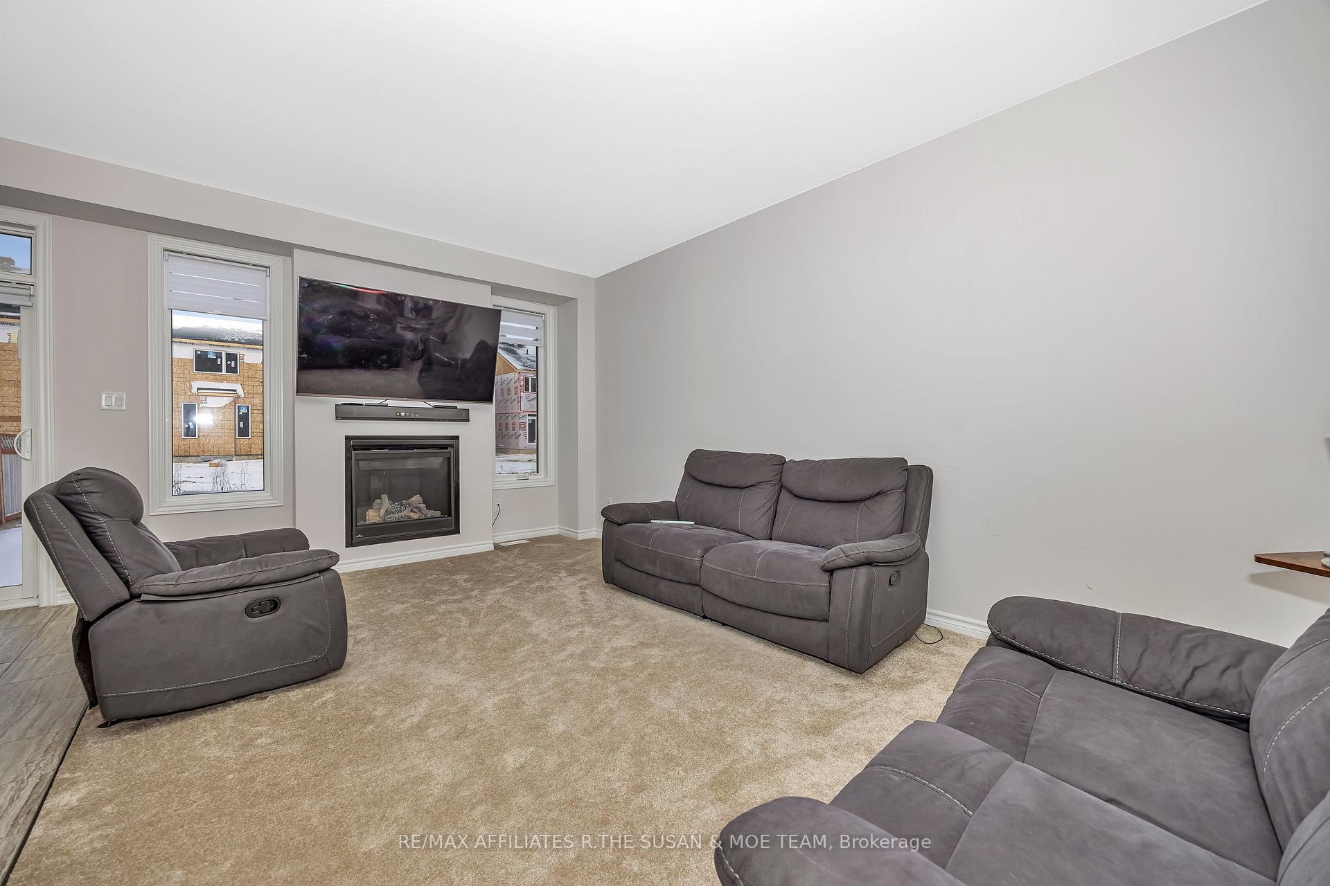Photo 8 of 422 Fleet Canuck Private, Ottawa, Huntley Ward (South East) — HOMEH