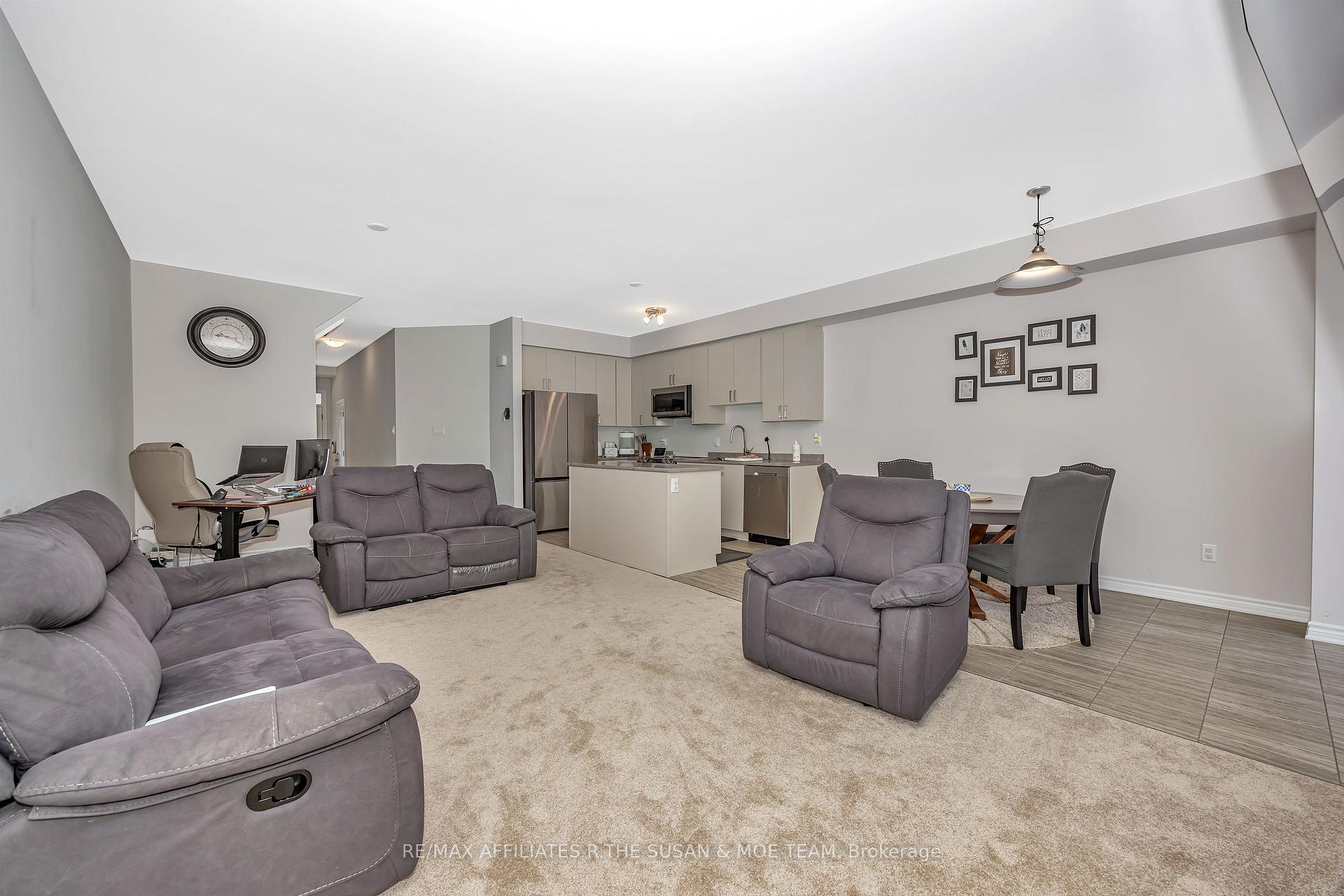Photo 10 of 422 Fleet Canuck Private, Ottawa, Huntley Ward (South East) — HOMEH