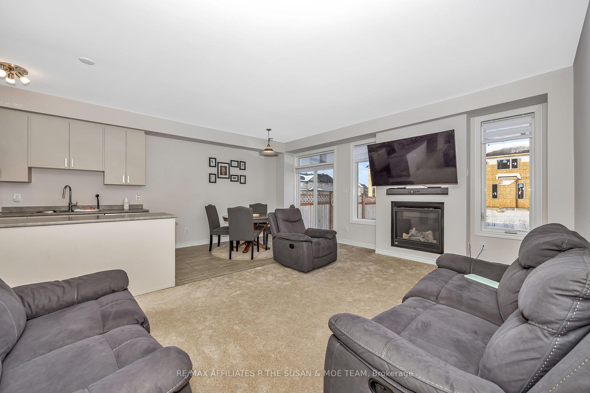 Photo 9 of 422 Fleet Canuck Private, Ottawa, Huntley Ward (South East) — HOMEH
