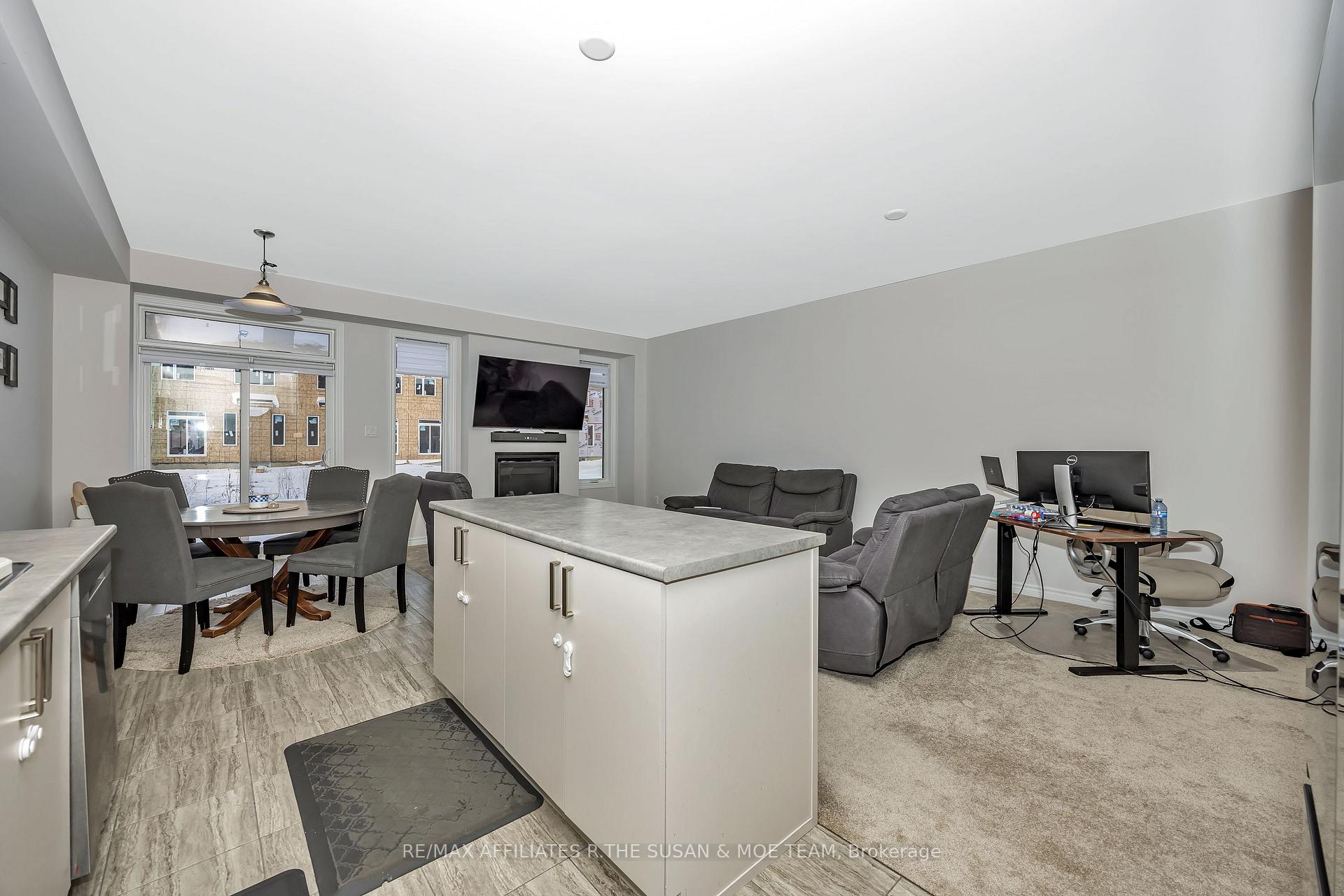 Photo 12 of 422 Fleet Canuck Private, Ottawa, Huntley Ward (South East) — HOMEH