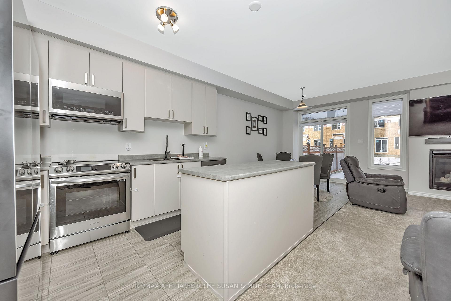 Photo 13 of 422 Fleet Canuck Private, Ottawa, Huntley Ward (South East) — HOMEH