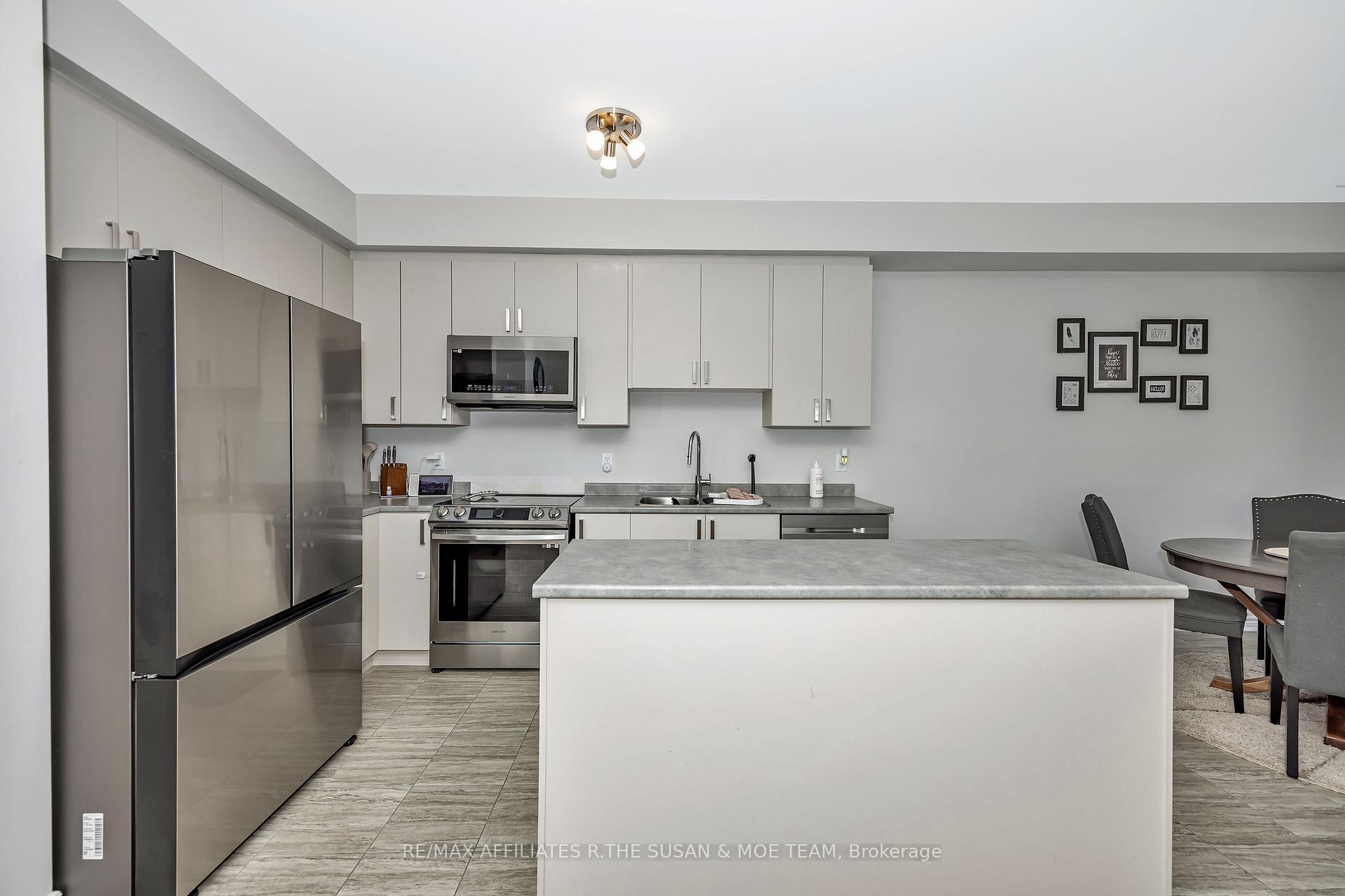 Photo 14 of 422 Fleet Canuck Private, Ottawa, Huntley Ward (South East) — HOMEH