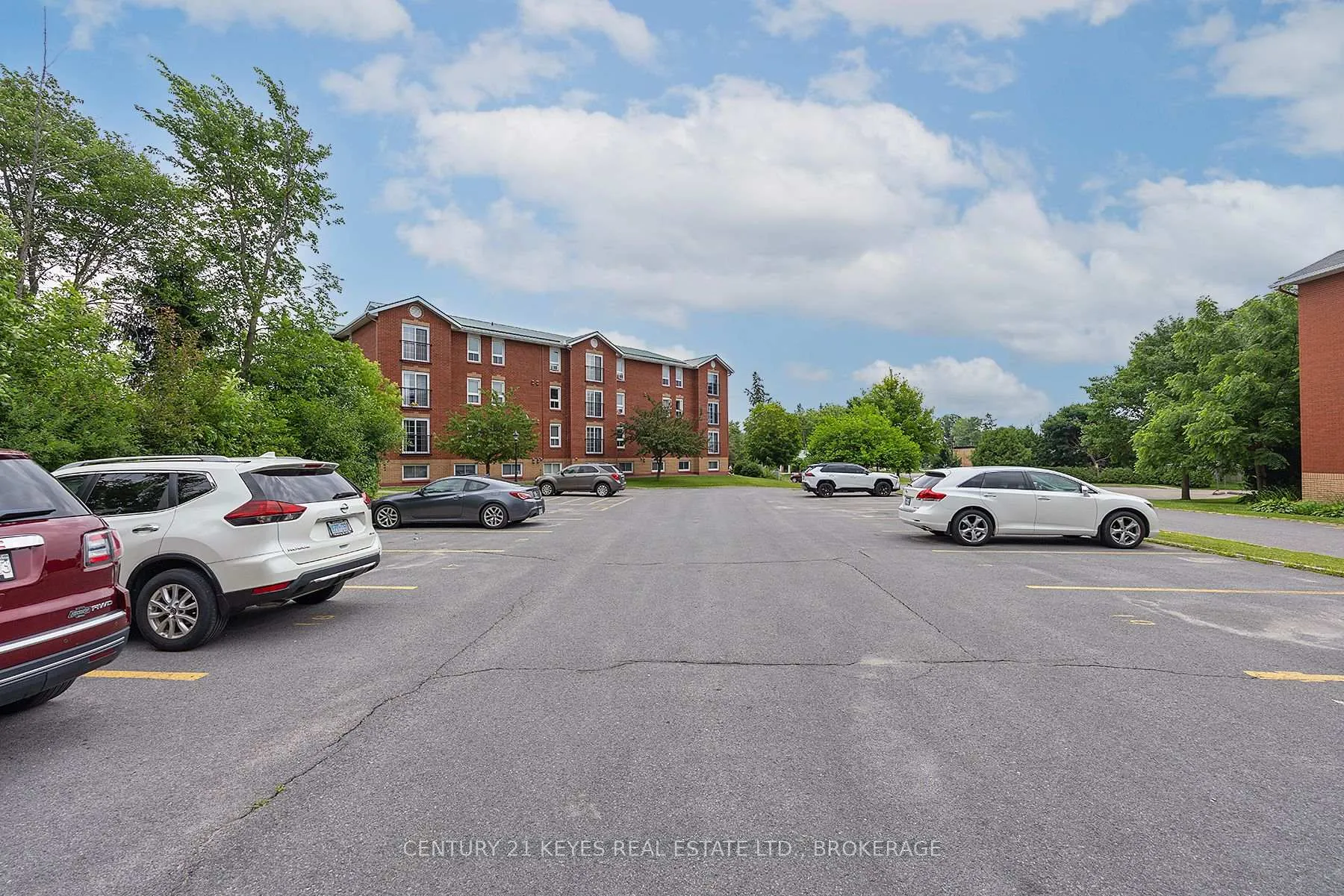 Photo 3 of Unit 402, 550 Talbot Place, Gananoque — HOMEH