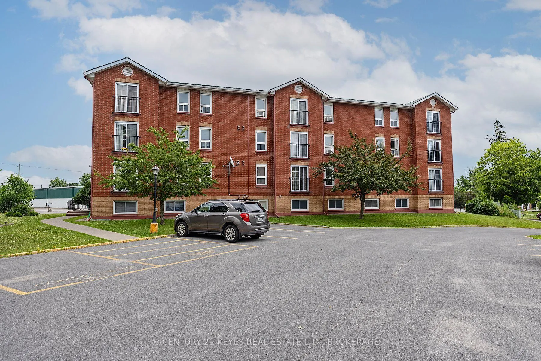Photo 4 of Unit 402, 550 Talbot Place, Gananoque — HOMEH