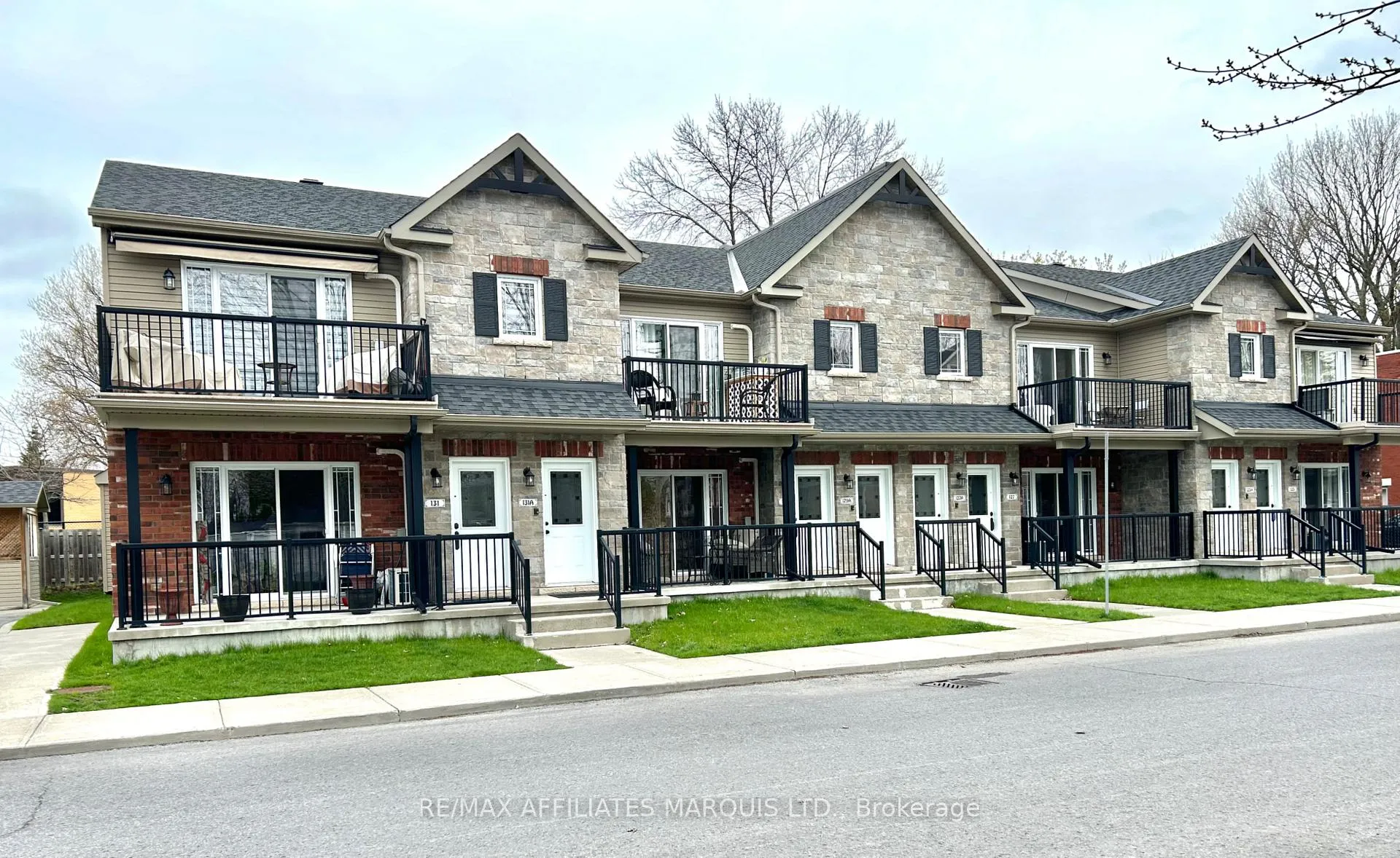 Photo 1 of Unit 203, 229 Water Street E, Cornwall — HOMEH