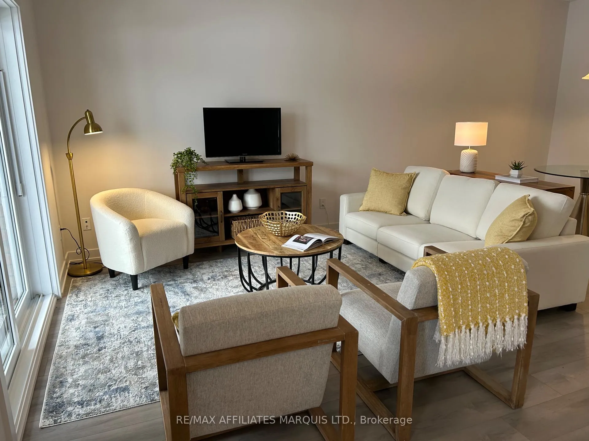 Photo 4 of Unit 205, 229 Water Street E, Cornwall — HOMEH