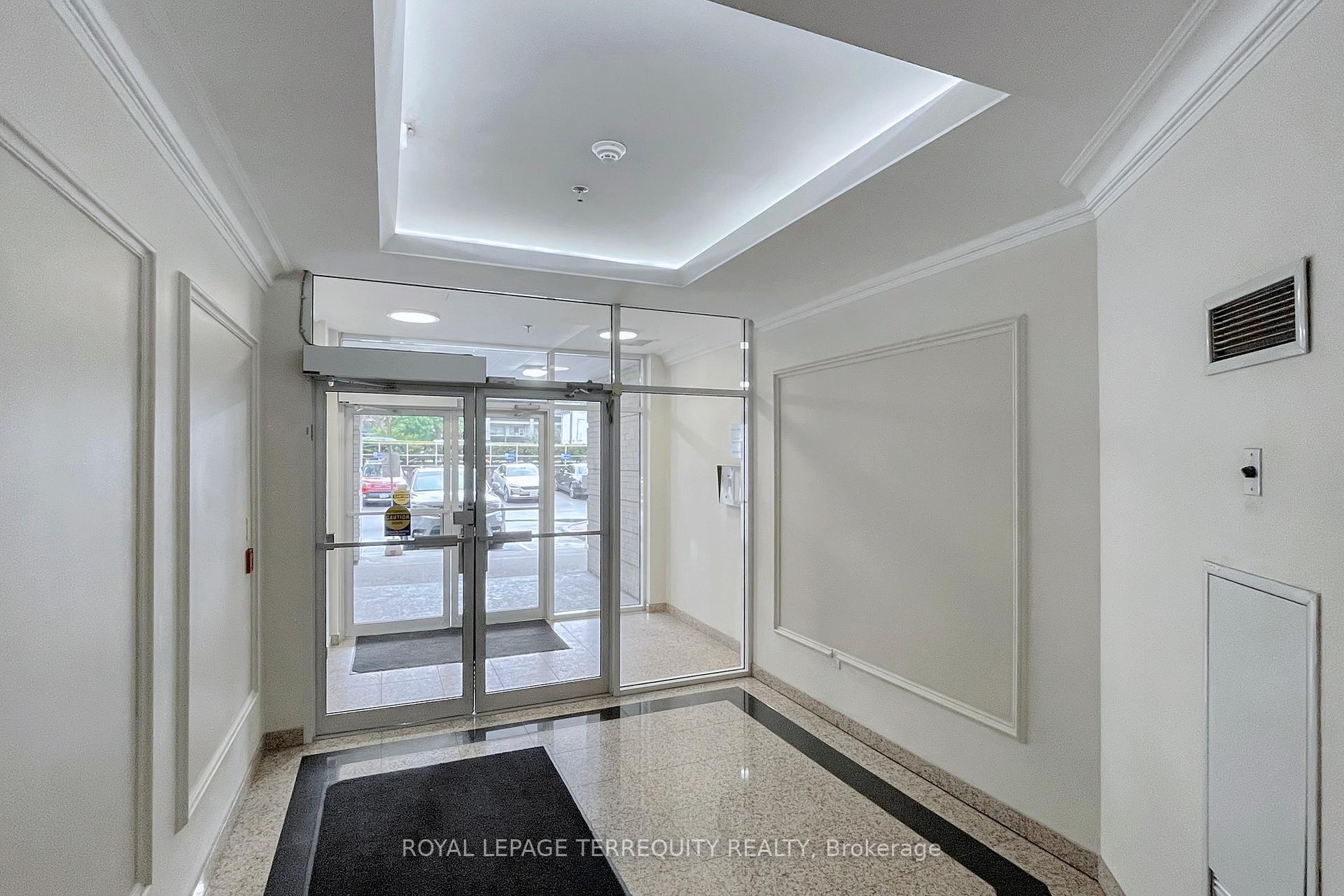 Photo 5 of Unit 213, 7398 Yonge Street, Vaughan, Crestwood-Springfarm-Yorkhill — HOMEH