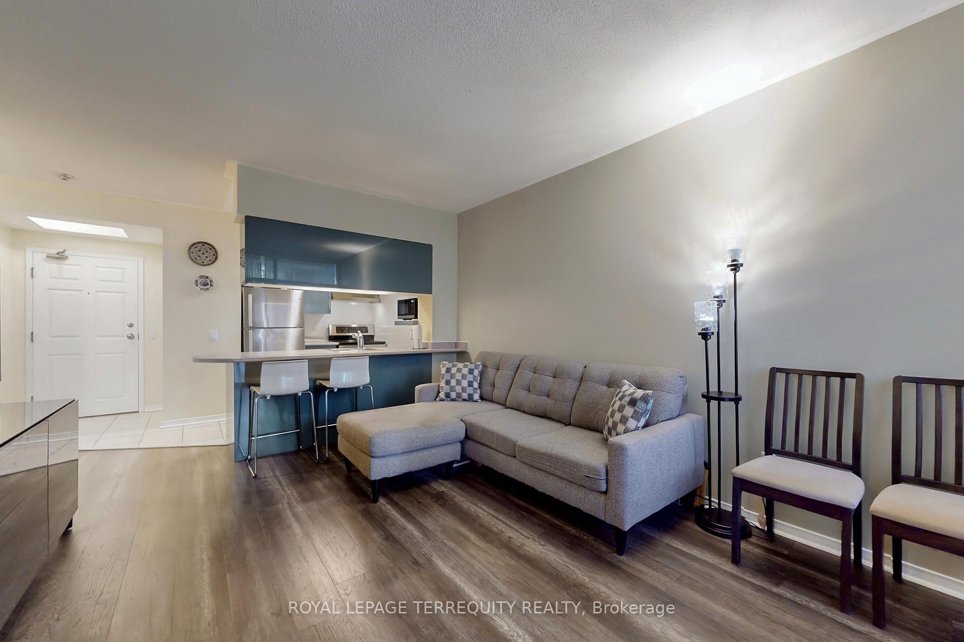 Photo 9 of Unit 213, 7398 Yonge Street, Vaughan, Crestwood-Springfarm-Yorkhill — HOMEH