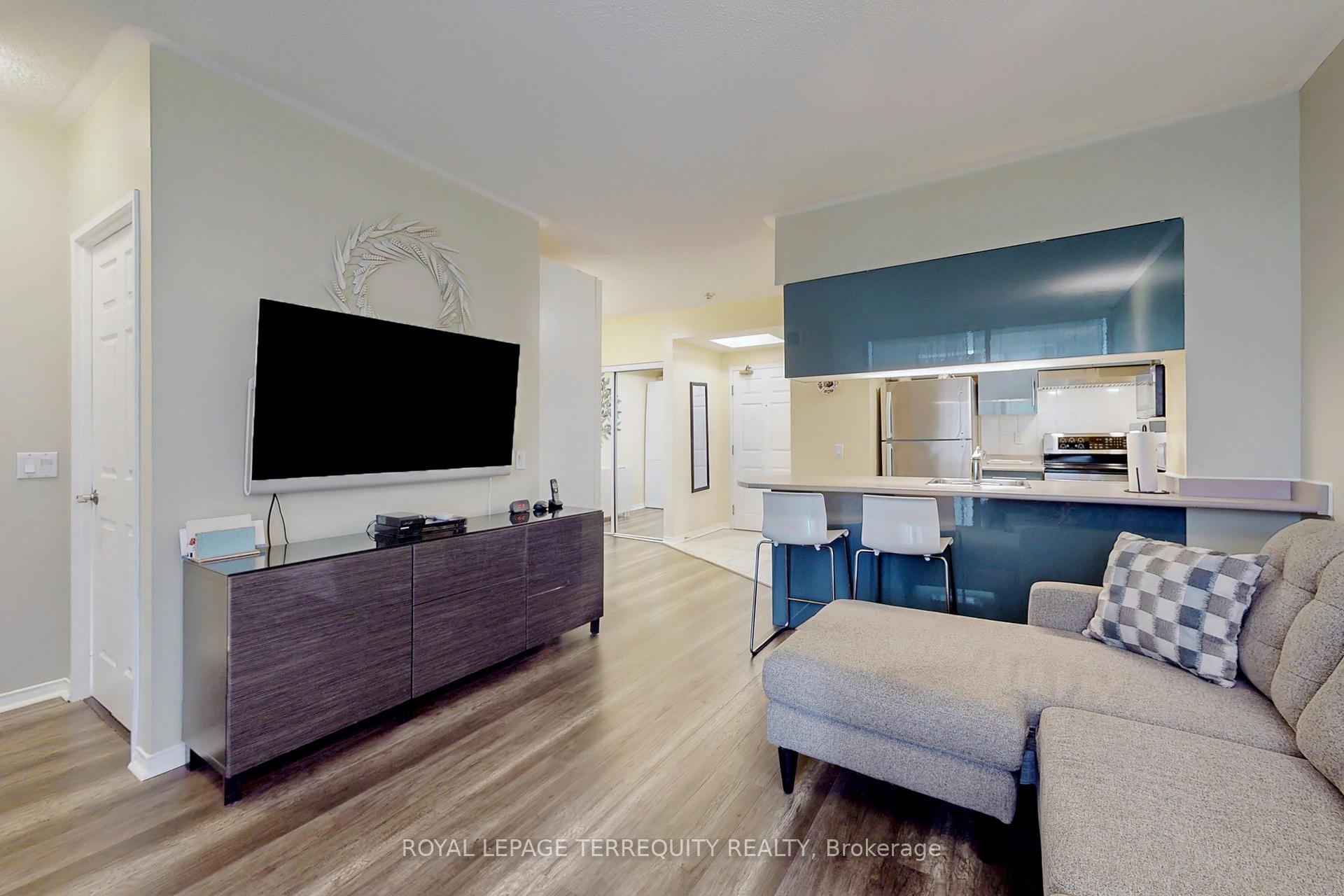 Photo 11 of Unit 213, 7398 Yonge Street, Vaughan, Crestwood-Springfarm-Yorkhill — HOMEH