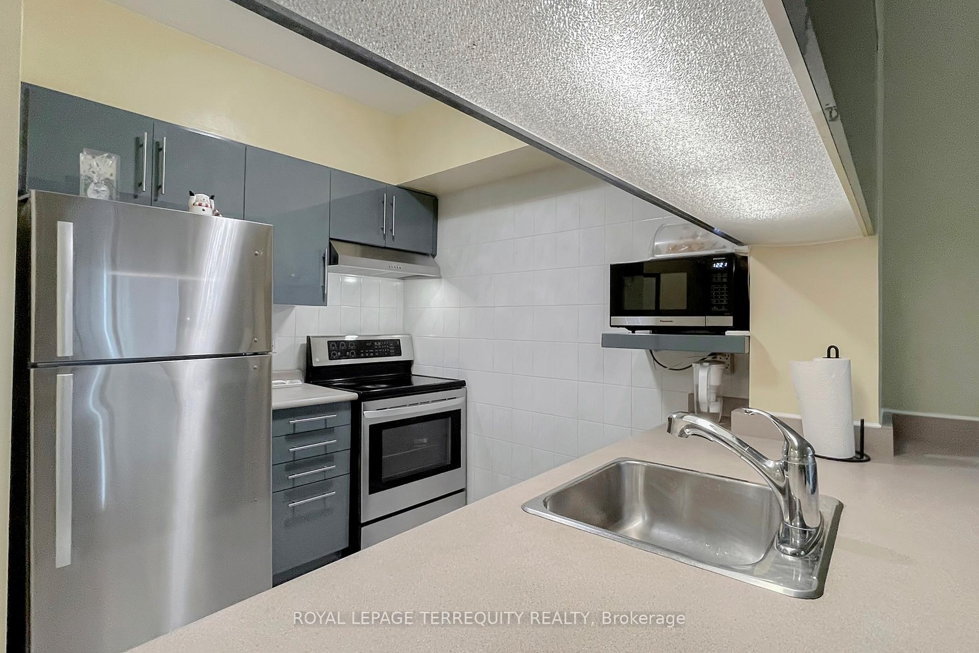 Photo 13 of Unit 213, 7398 Yonge Street, Vaughan, Crestwood-Springfarm-Yorkhill — HOMEH