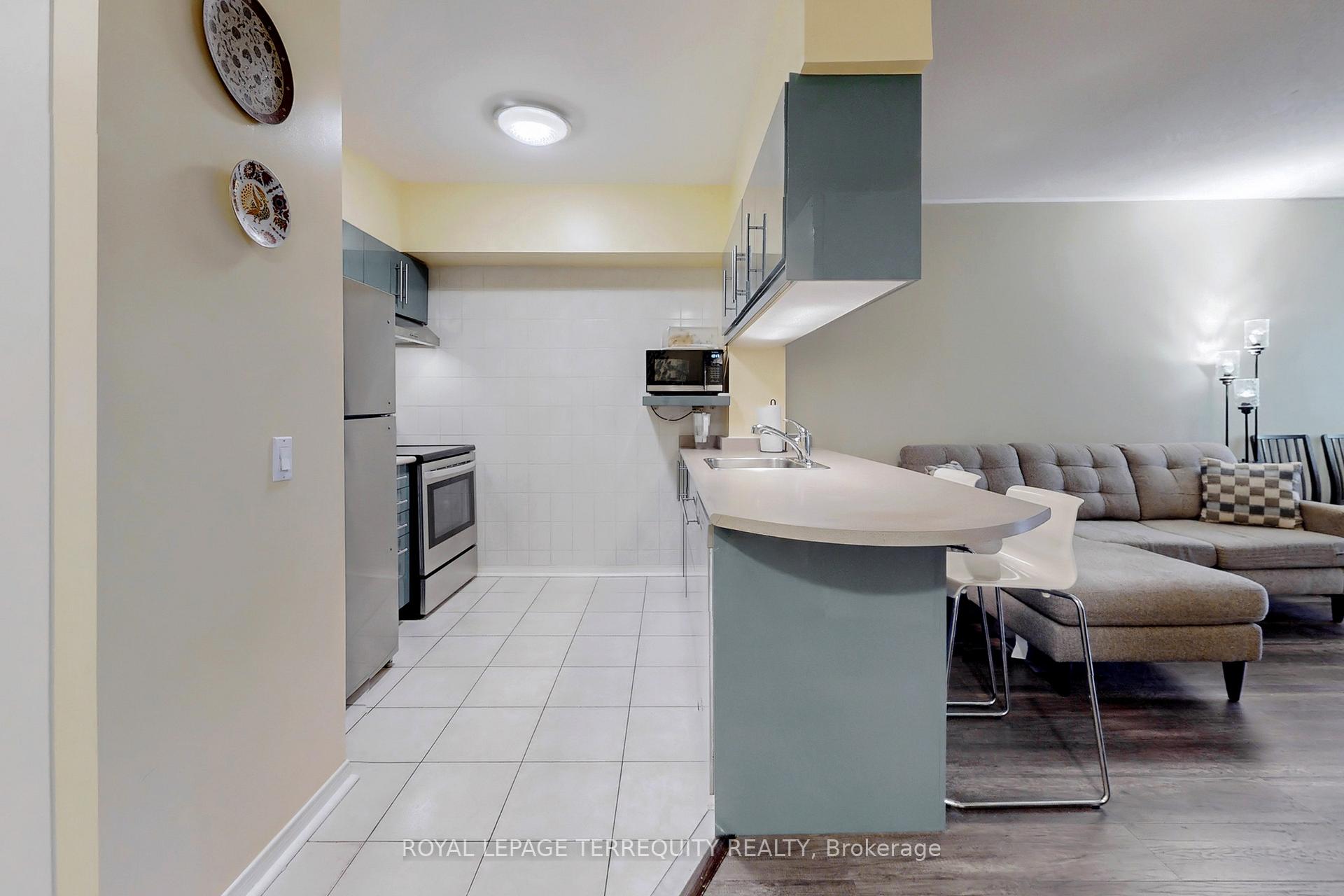 Photo 14 of Unit 213, 7398 Yonge Street, Vaughan, Crestwood-Springfarm-Yorkhill — HOMEH