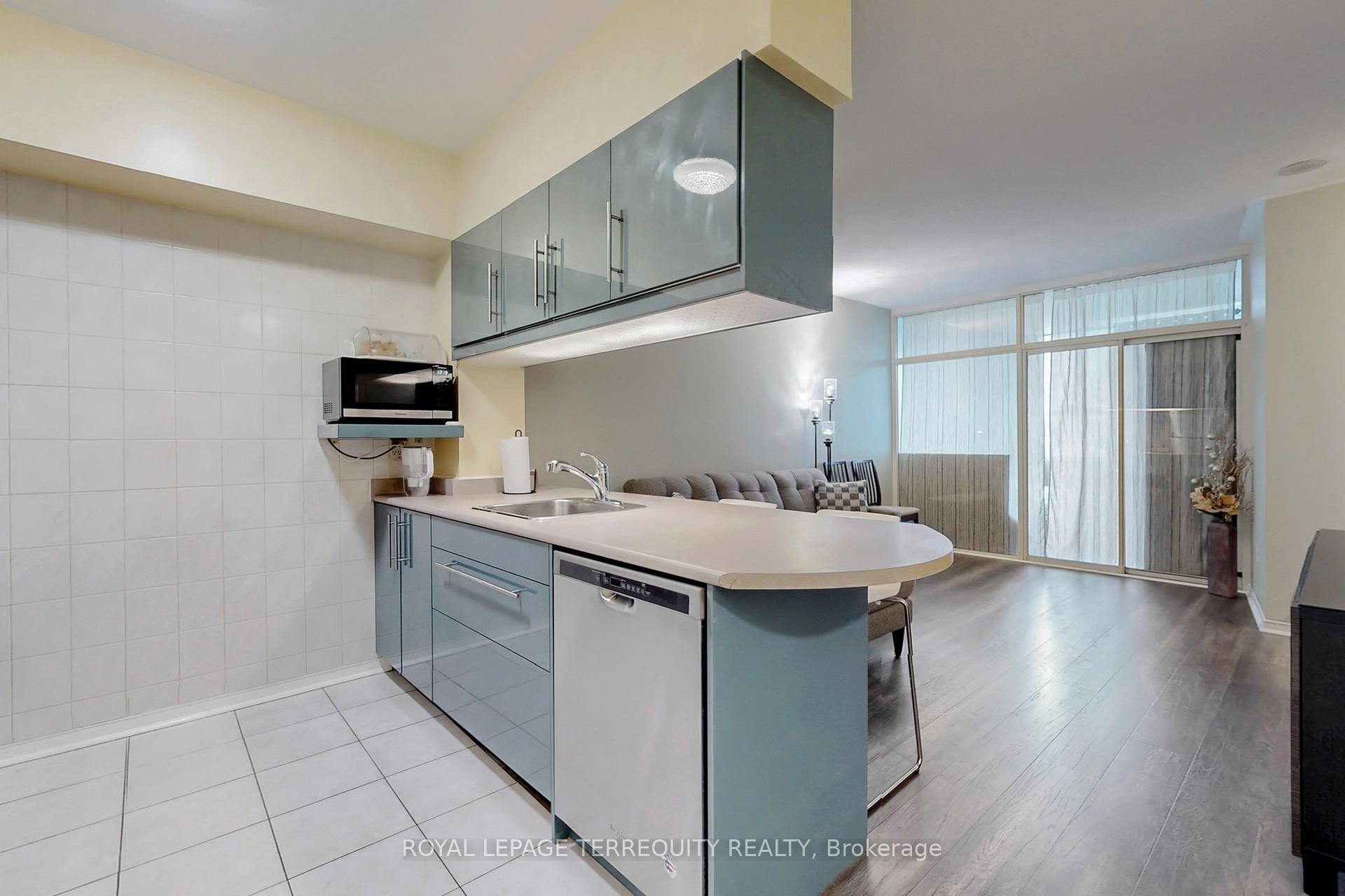 Photo 15 of Unit 213, 7398 Yonge Street, Vaughan, Crestwood-Springfarm-Yorkhill — HOMEH