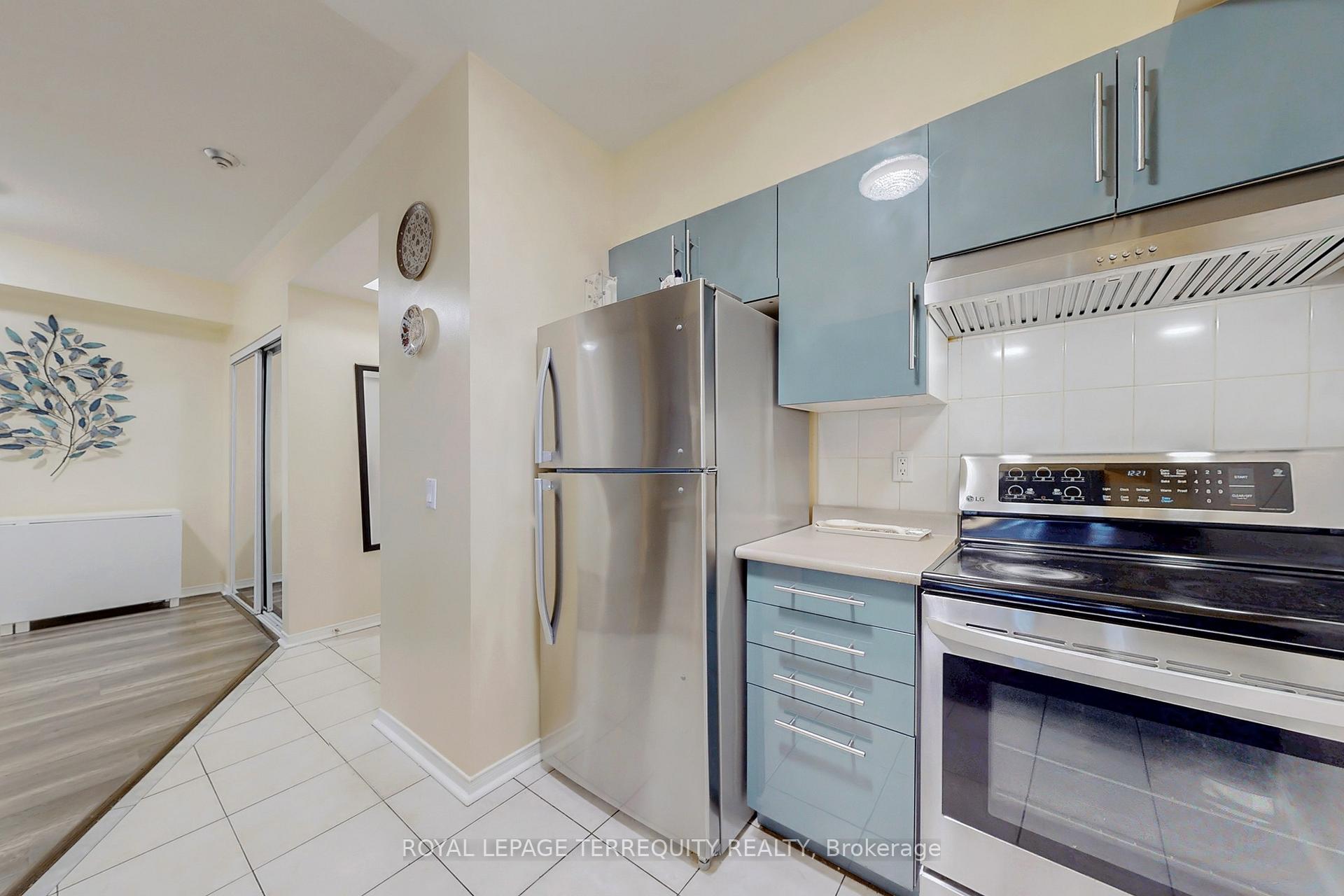 Photo 17 of Unit 213, 7398 Yonge Street, Vaughan, Crestwood-Springfarm-Yorkhill — HOMEH