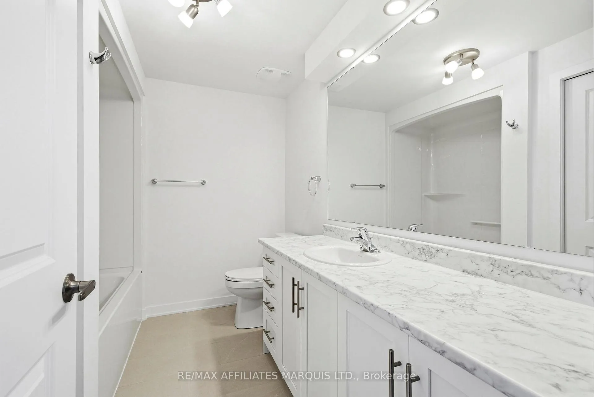 Photo 19 of Unit 209, 229 Water Street E, Cornwall — HOMEH