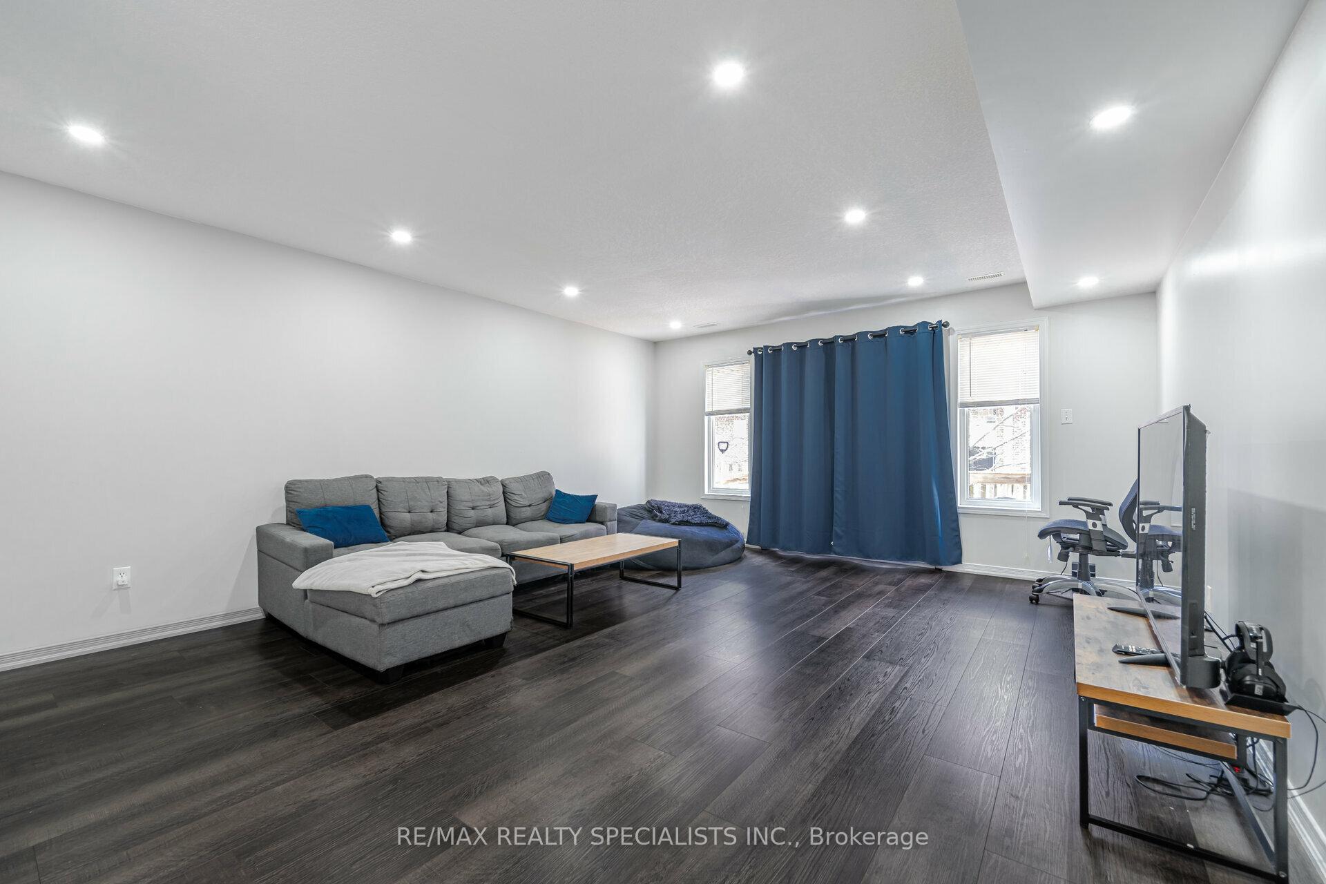 Photo 6 of Unit 8A, 50 Howe Drive, Kitchener — HOMEH