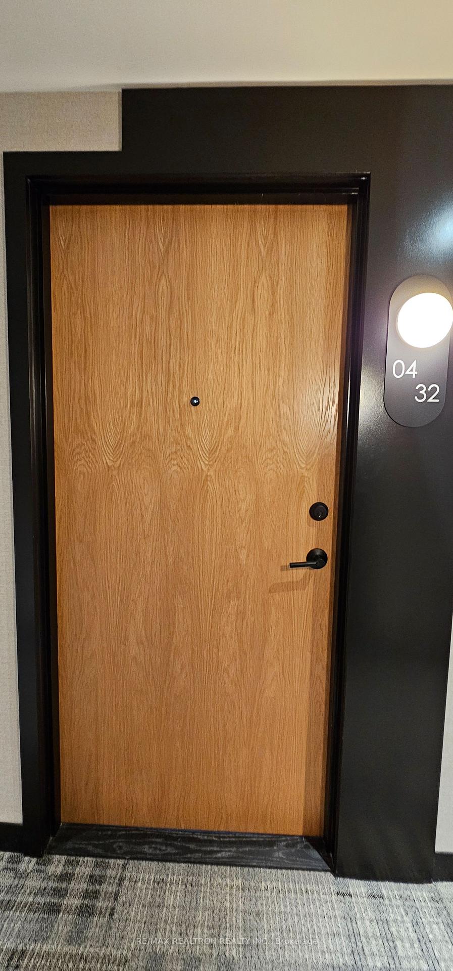 Front of Unit 432, 7950 Bathurst Street