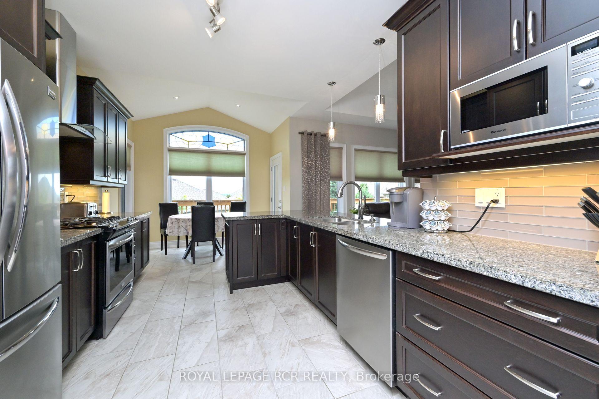 Photo 6 of 50 Hillcrest Drive, New Tecumseth, Alliston — HOMEH