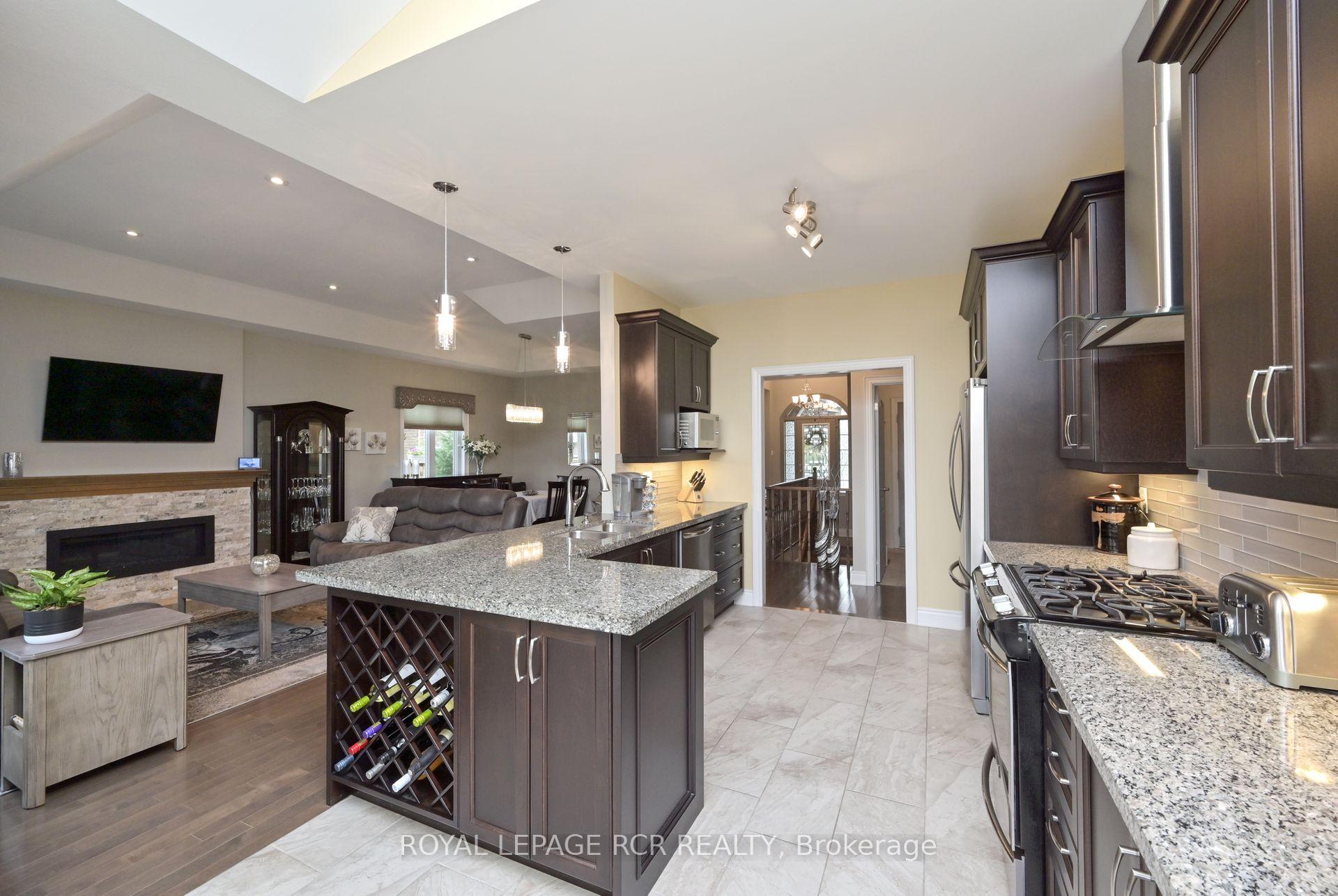 Photo 7 of 50 Hillcrest Drive, New Tecumseth, Alliston — HOMEH