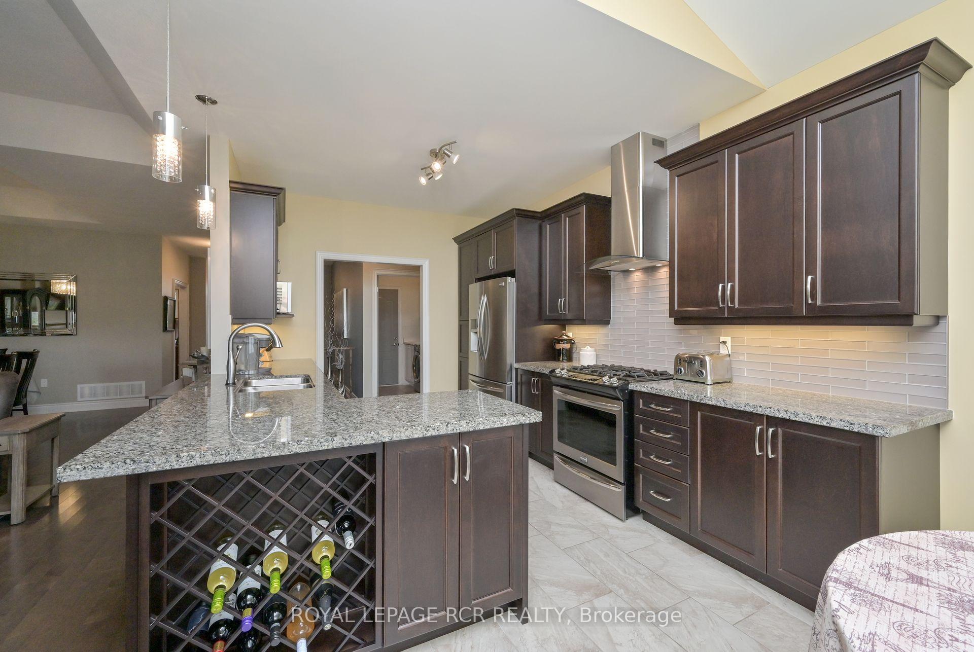 Photo 8 of 50 Hillcrest Drive, New Tecumseth, Alliston — HOMEH
