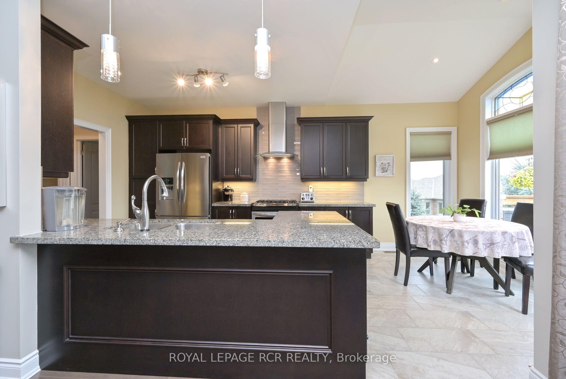 Photo 10 of 50 Hillcrest Drive, New Tecumseth, Alliston — HOMEH