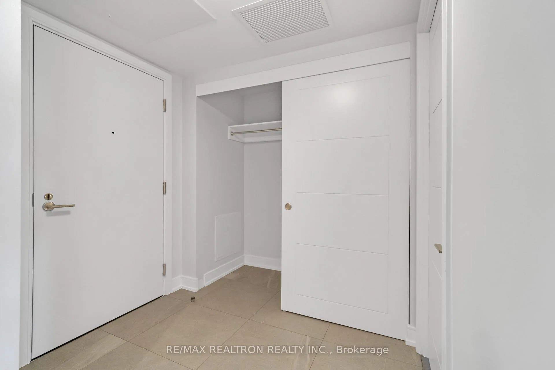 Photo 11 of Unit 310, 2525 Bathurst Street, Toronto, Forest Hill North — HOMEH