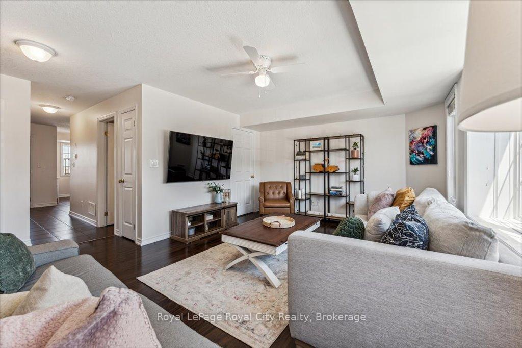 Photo 5 of Unit 19B, 15 Carere Crescent, Guelph, Victoria North — HOMEH