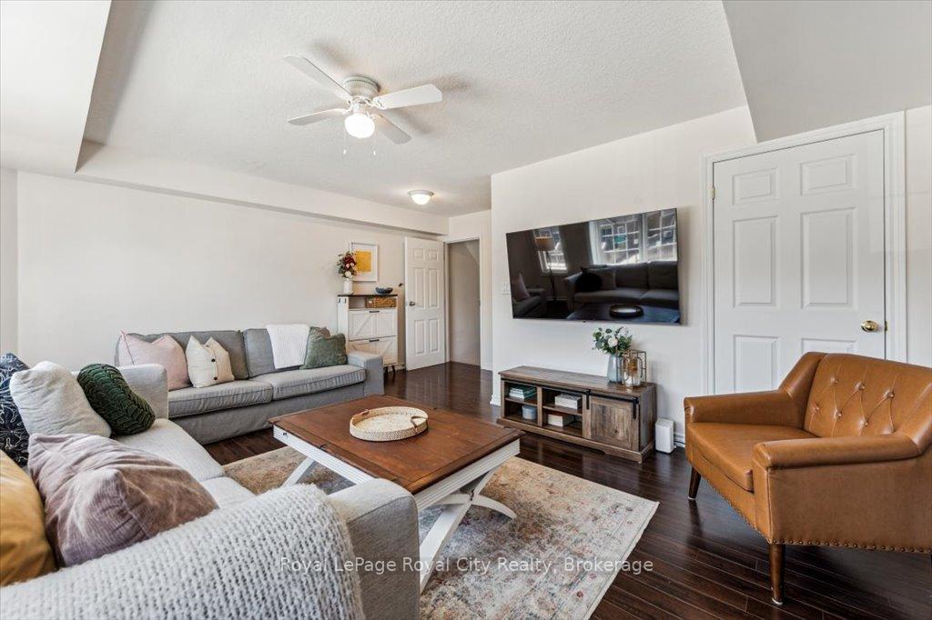 Photo 6 of Unit 19B, 15 Carere Crescent, Guelph, Victoria North — HOMEH