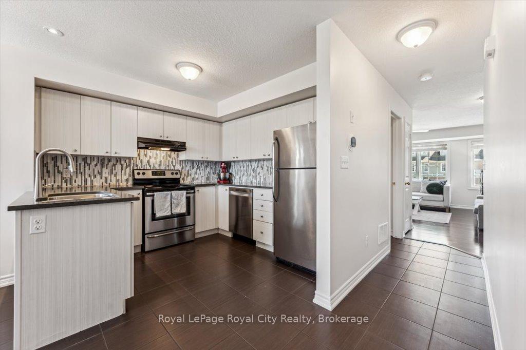 Photo 13 of Unit 19B, 15 Carere Crescent, Guelph, Victoria North — HOMEH