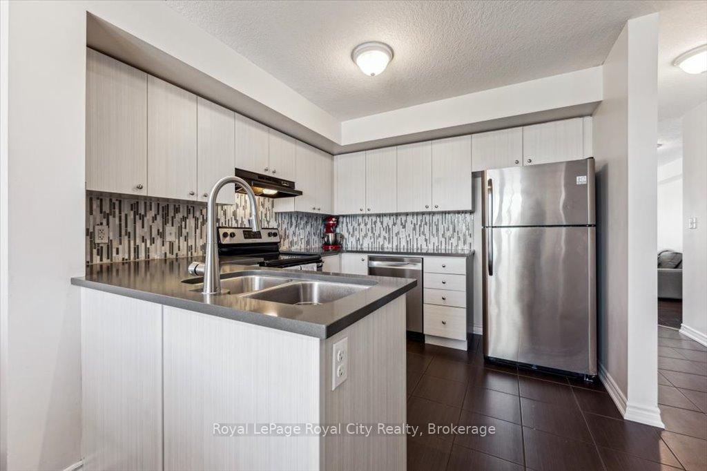 Photo 14 of Unit 19B, 15 Carere Crescent, Guelph, Victoria North — HOMEH