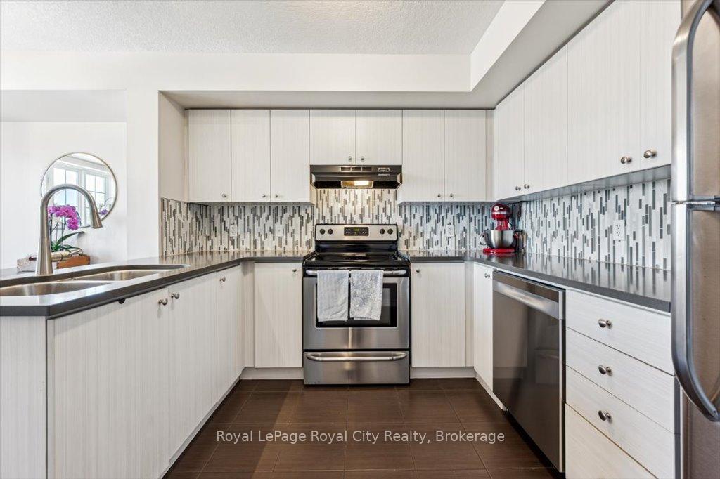 Photo 16 of Unit 19B, 15 Carere Crescent, Guelph, Victoria North — HOMEH