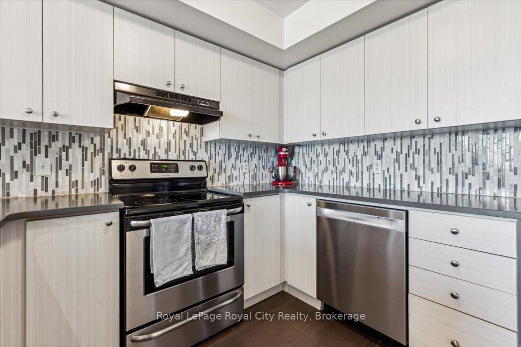 Photo 17 of Unit 19B, 15 Carere Crescent, Guelph, Victoria North — HOMEH