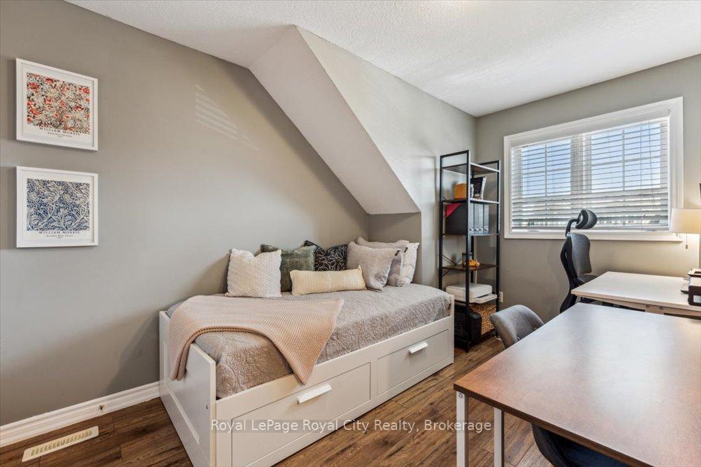 Photo 21 of Unit 19B, 15 Carere Crescent, Guelph, Victoria North — HOMEH