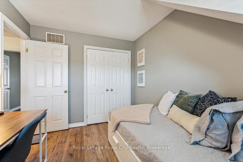 Photo 22 of Unit 19B, 15 Carere Crescent, Guelph, Victoria North — HOMEH